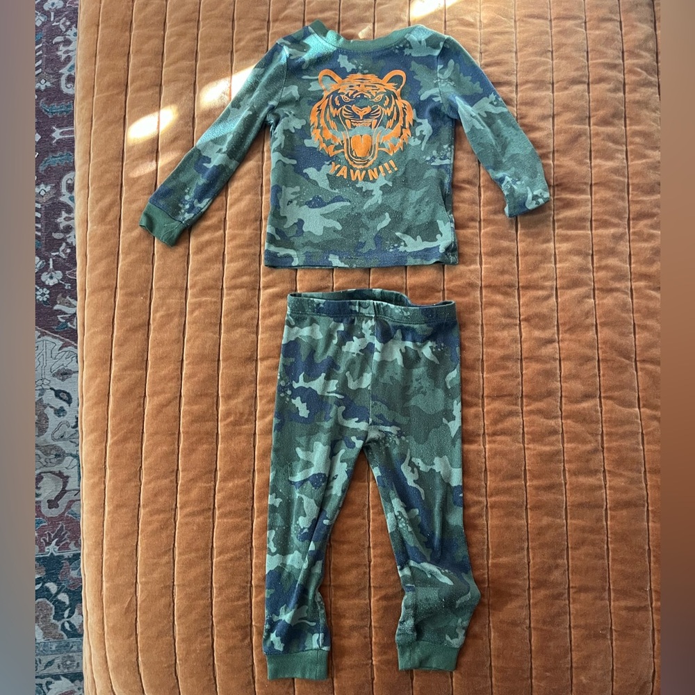Cozy Toddler Boy tiger camo pjs  Bundle (2T)